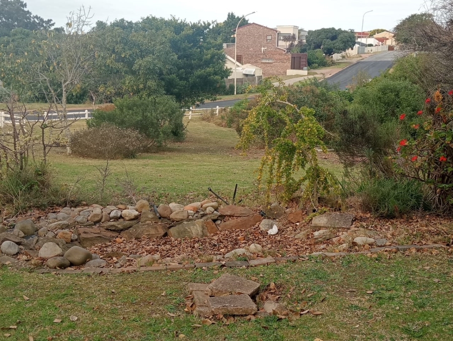3 Bedroom Property for Sale in Wavecrest Eastern Cape